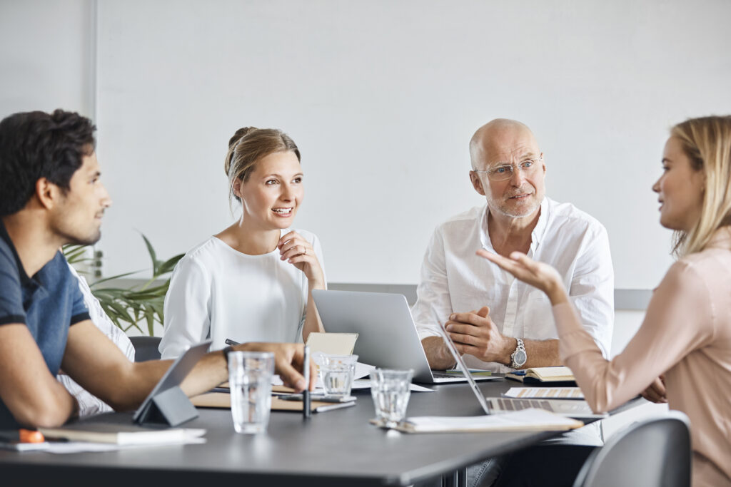 Unternehmer und Mitarbeiter Kommunikation